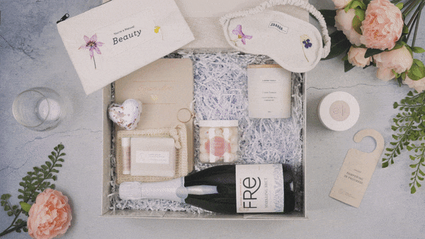 Bride to be gift box, Bridal shower gift basket