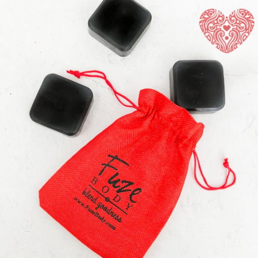 Contains: Activated charcoal (absorbs toxins and removes skin impurities and oils on and below the skin), goat milk (skin nourishing), Vitamin E (skin softening), organic coconut oil, Jasmine Grandiflorum Absolute pure essential oil, Passion fruit aroma with Pheromones   Sachet included